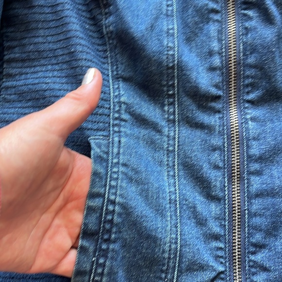 Guess dark wash denim stretch jean jacket M - Picture 3 of 7